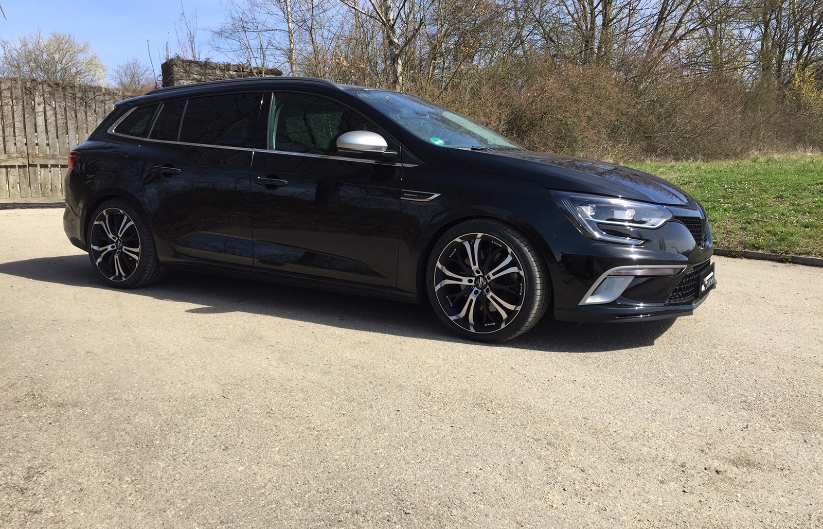 Renault Megane at the test